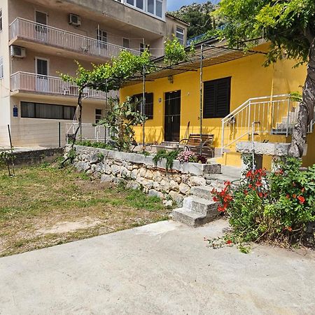 Villa Kuca Za Odmor à Podgora Extérieur photo